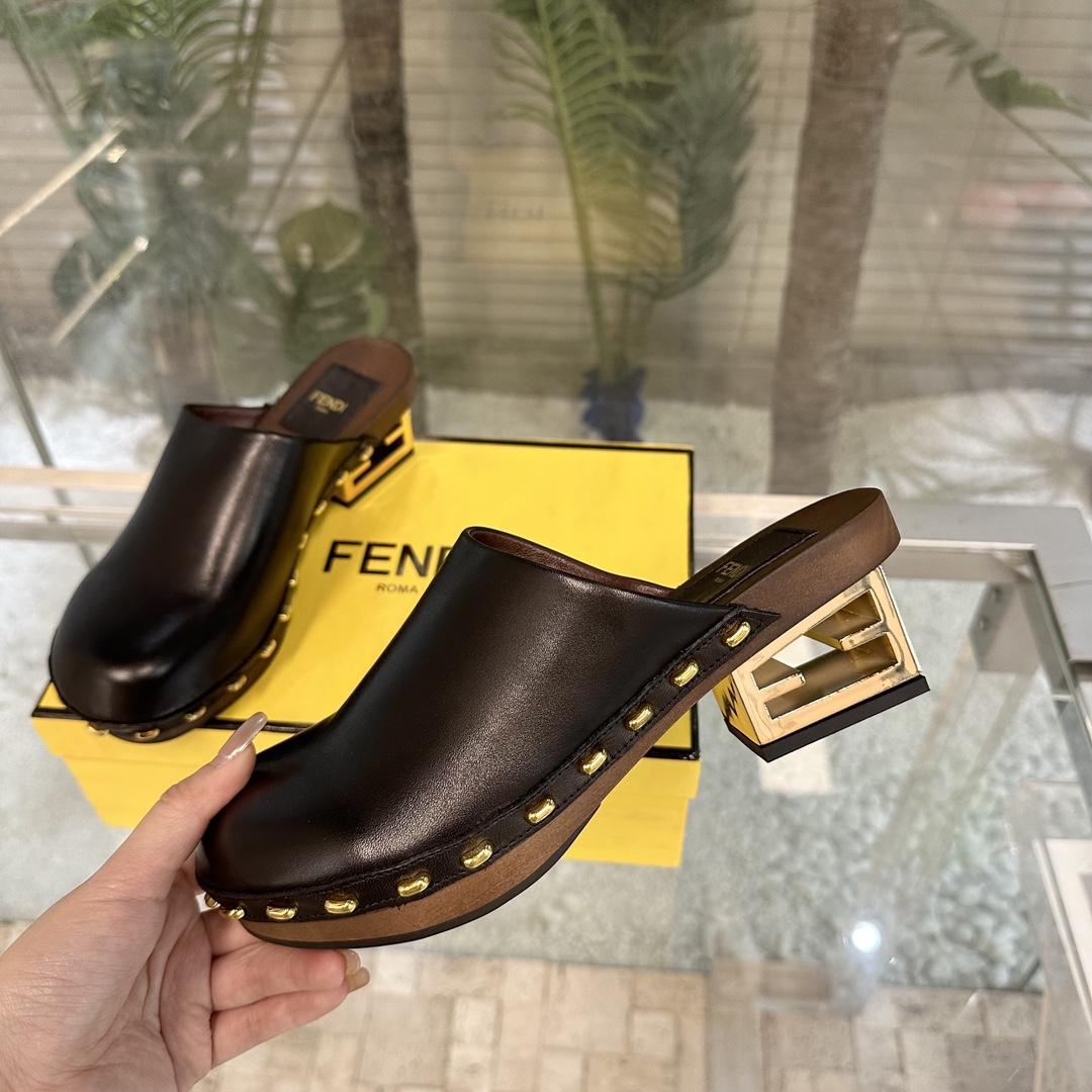Fendi Baguette Show Black Leather Medium-heel Clogs - 