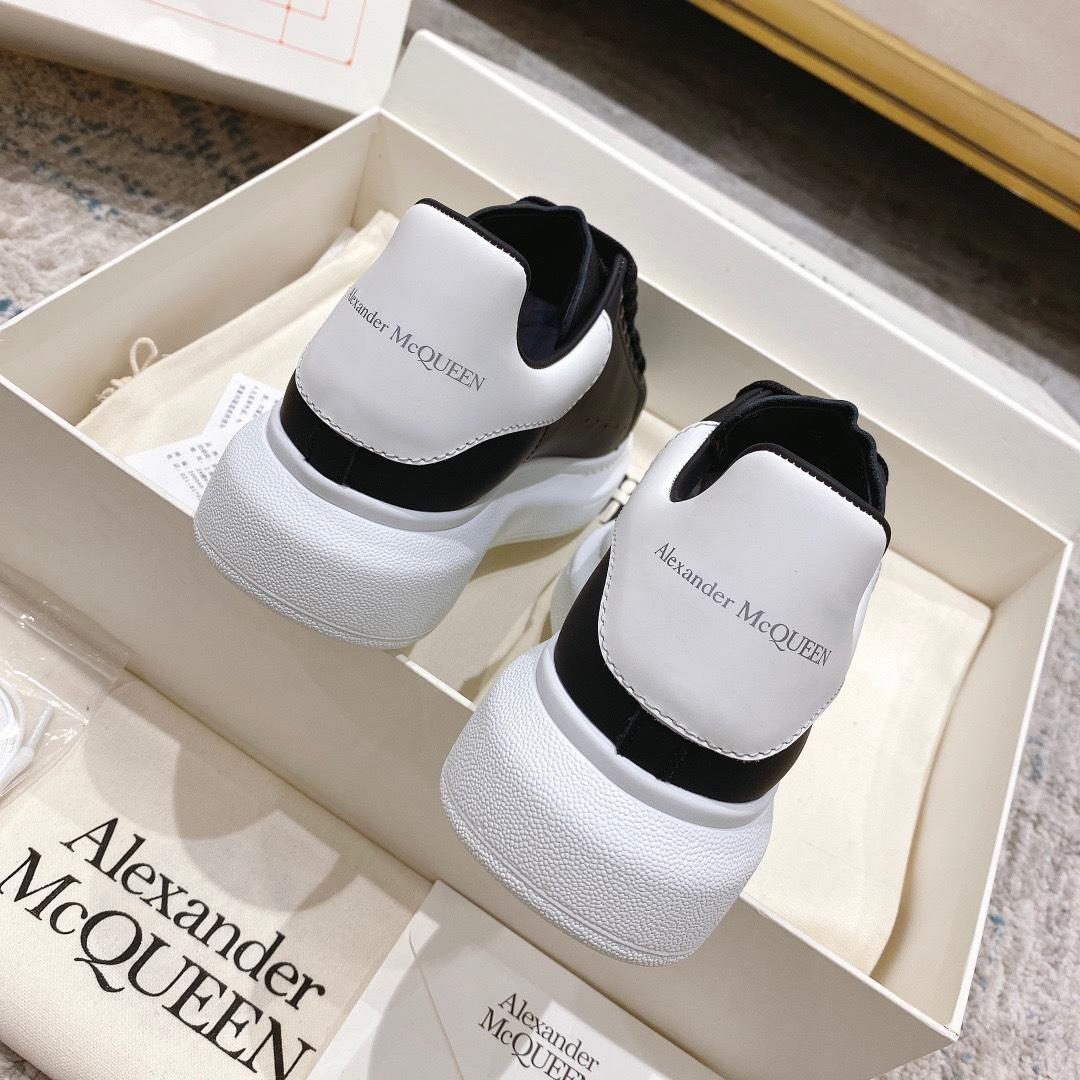 Alexander Mqueen Oversized Sneaker in Black - DesignerGu