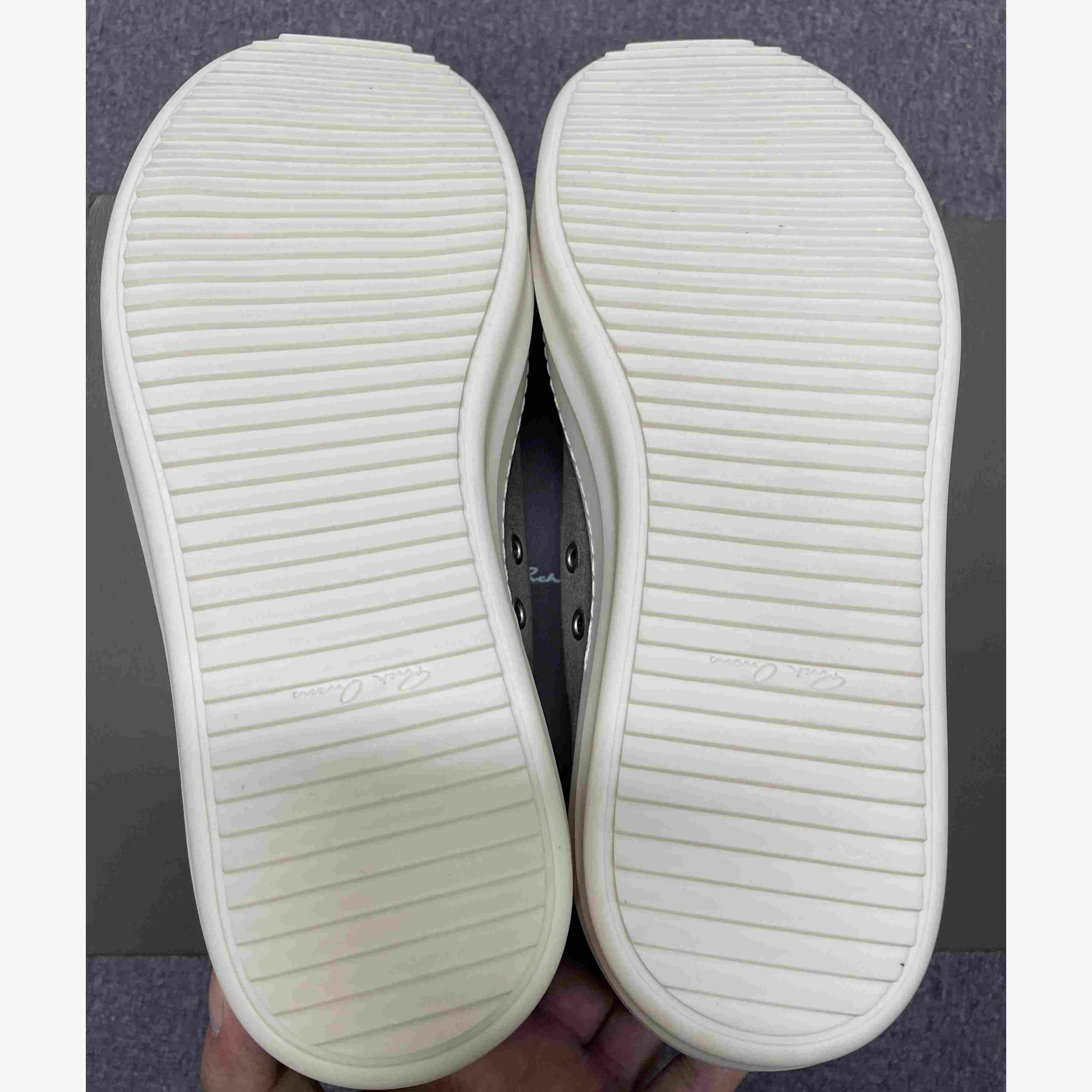 Rick Owens Low-Top Sneakers - DesignerGu