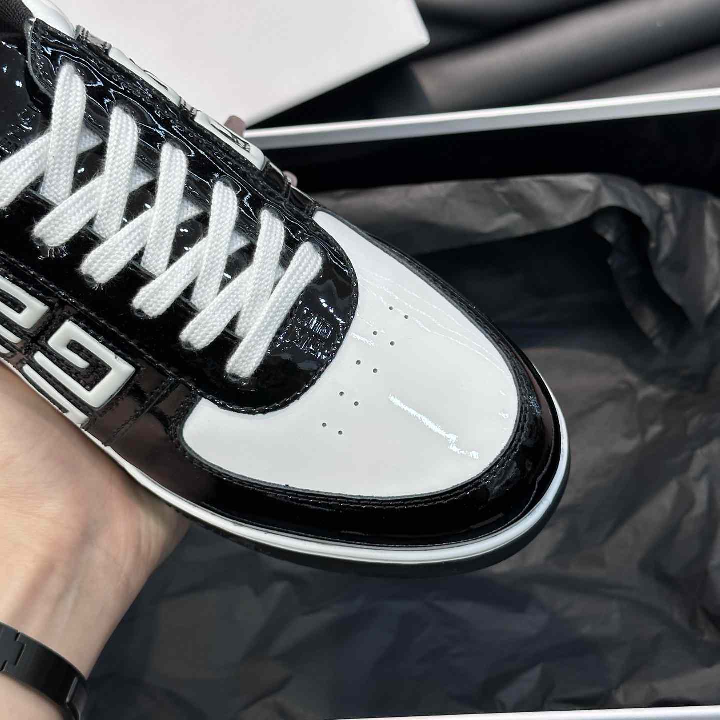 Givenchy G4 Sneakers In Patent Leather - 