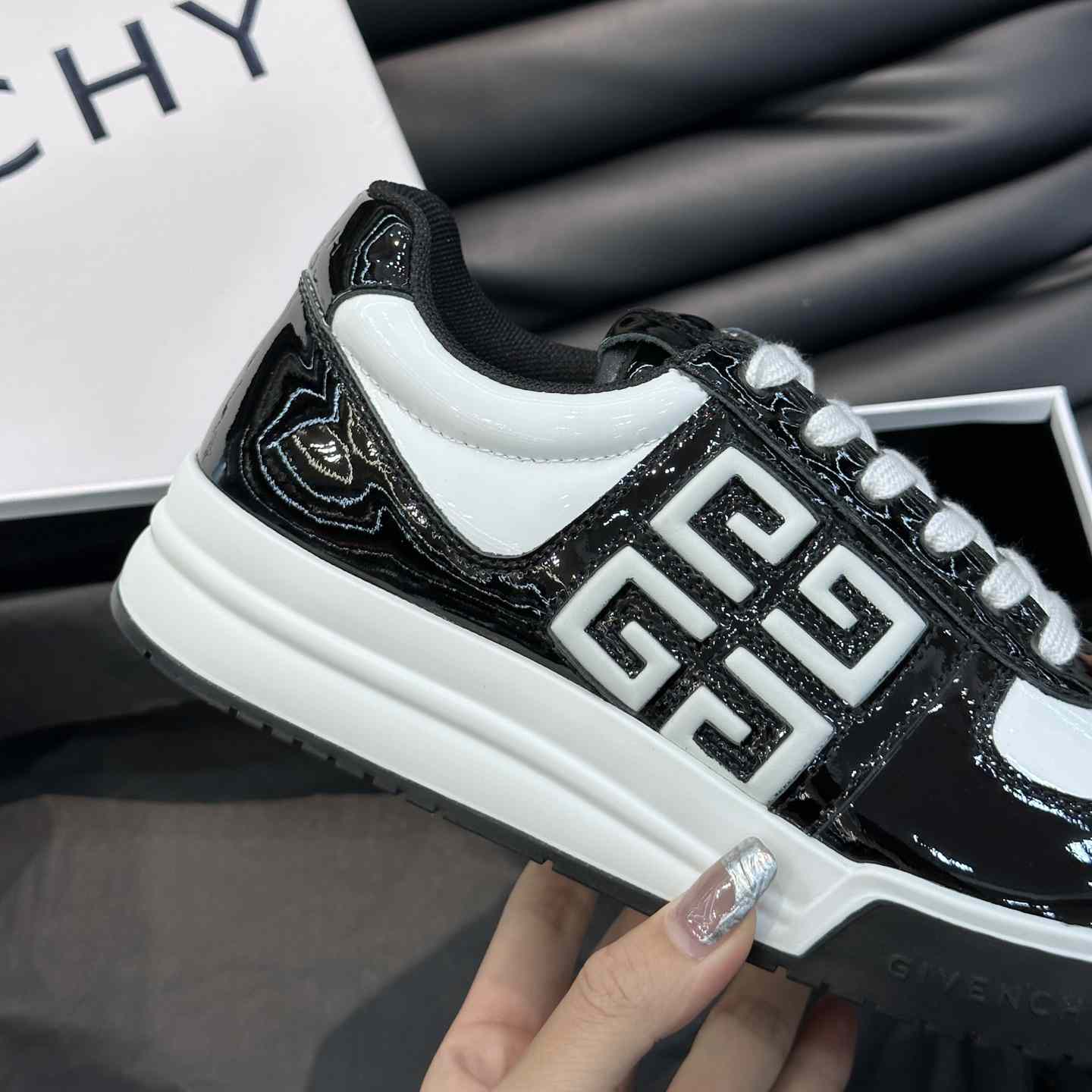 Givenchy G4 Sneakers In Patent Leather - 