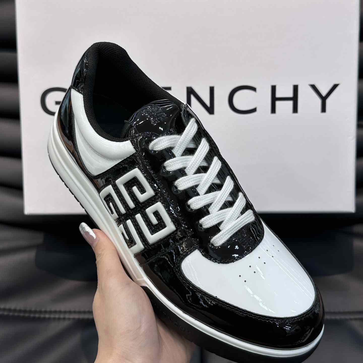 Givenchy G4 Sneakers In Patent Leather - 