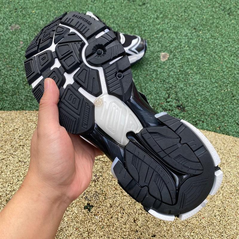 Balenciaga Runner 7.5  Sneaker  - DesignerGu