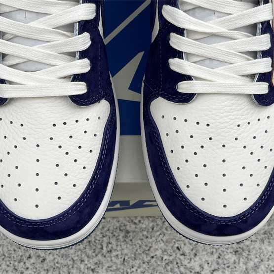 Travis Scott x Air Jordan 1 Low Sneaker      DM7866-808 - 