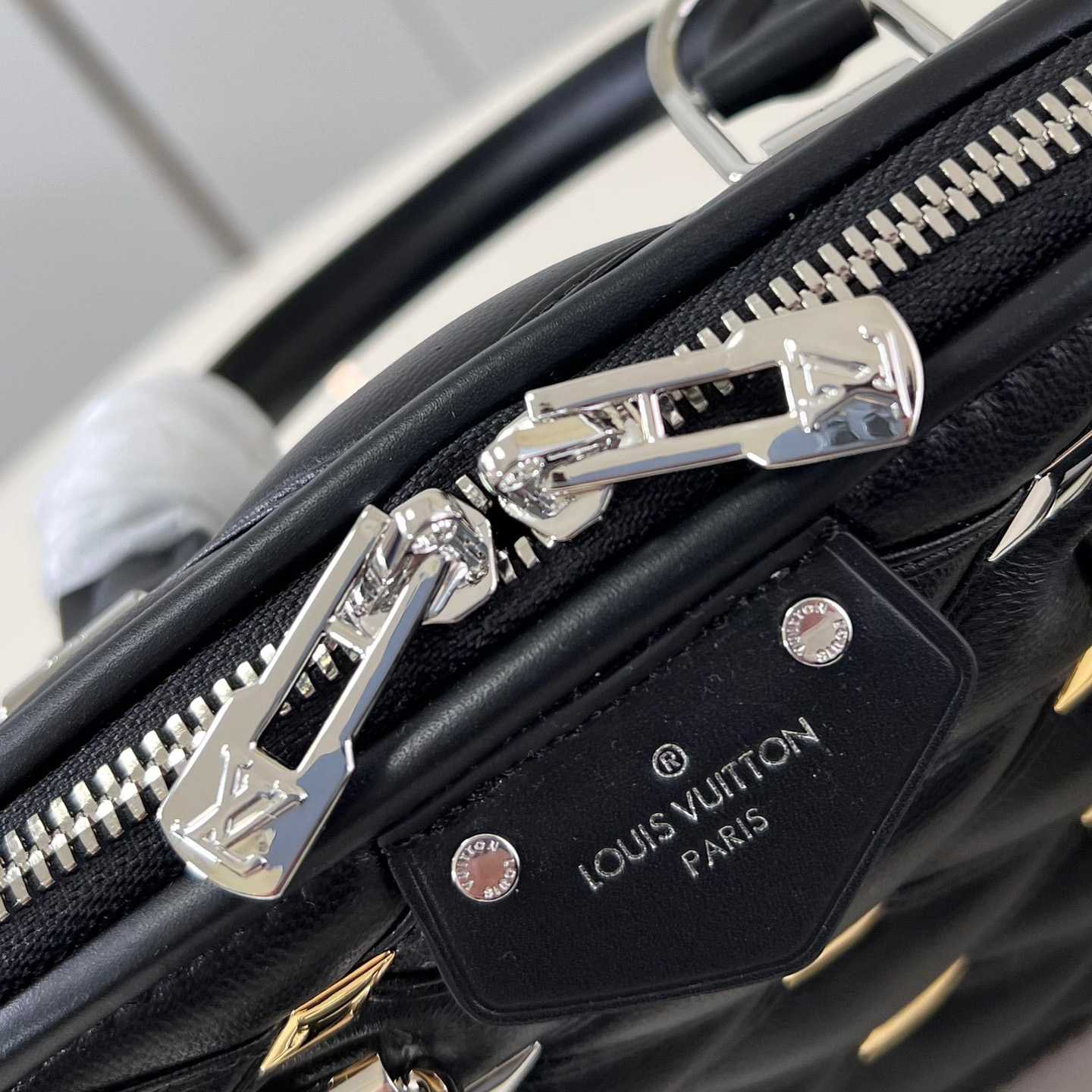 Louis Vuitton Nano Alma    M83019 - 