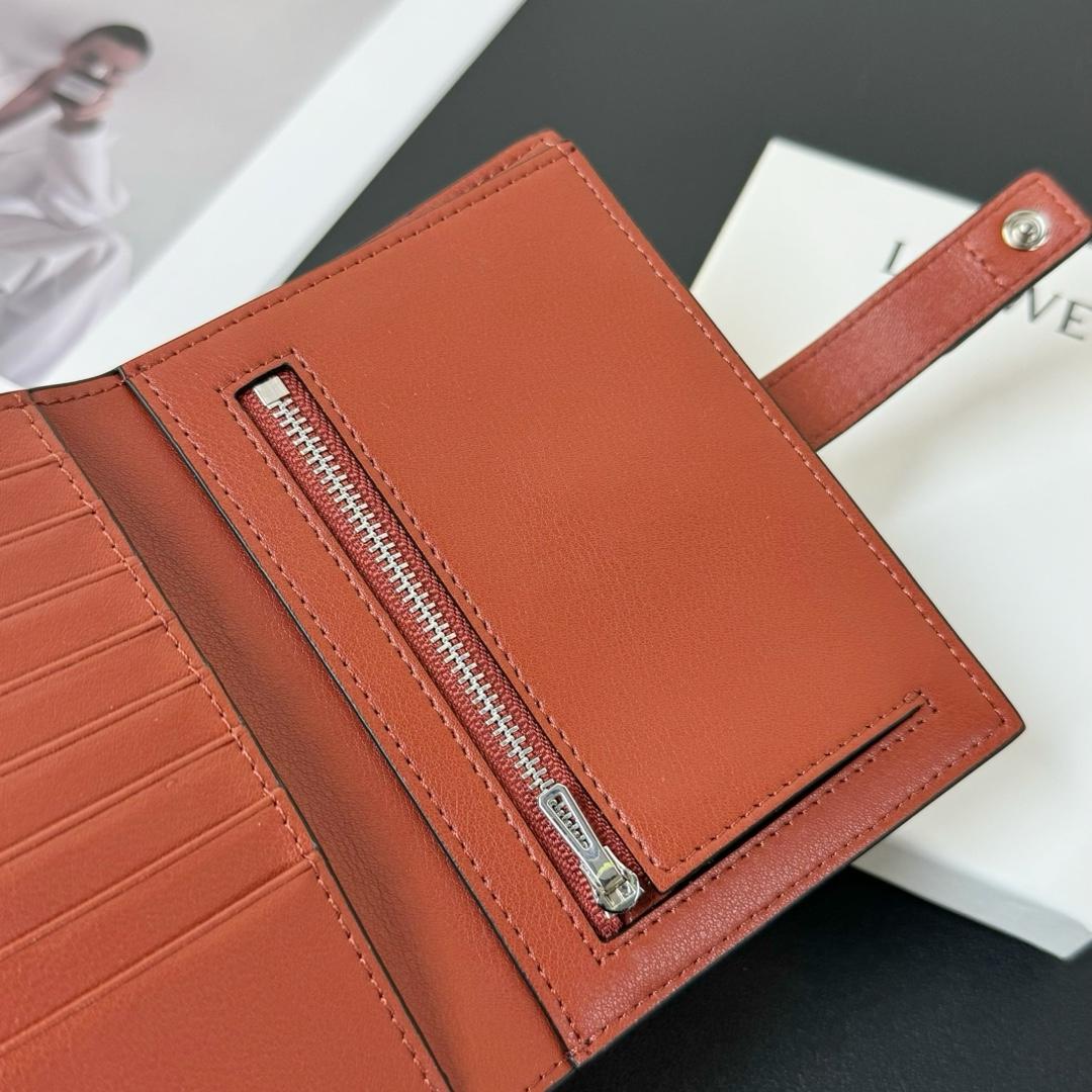 Loewe Medium Vertical Grained-Leather Wallet(14×11cm) - 