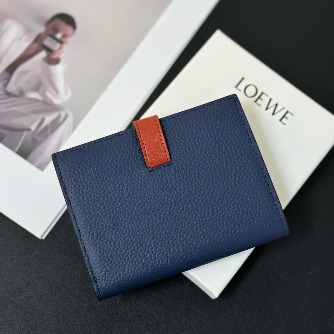 Loewe Medium Vertical Grained-Leather Wallet(14×11cm) - 