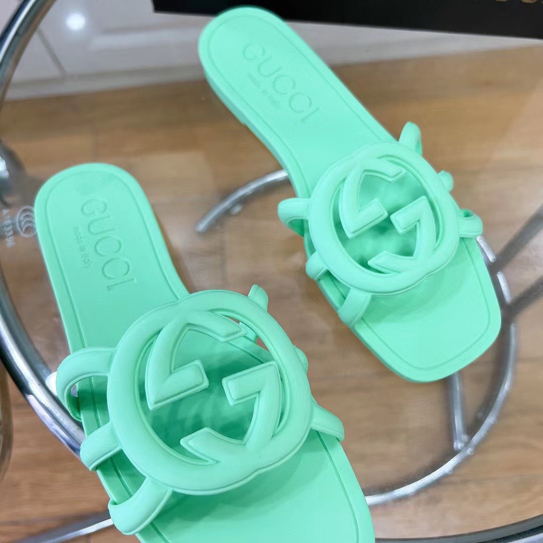Gucci Women's Interlocking G Slide Sandal - 