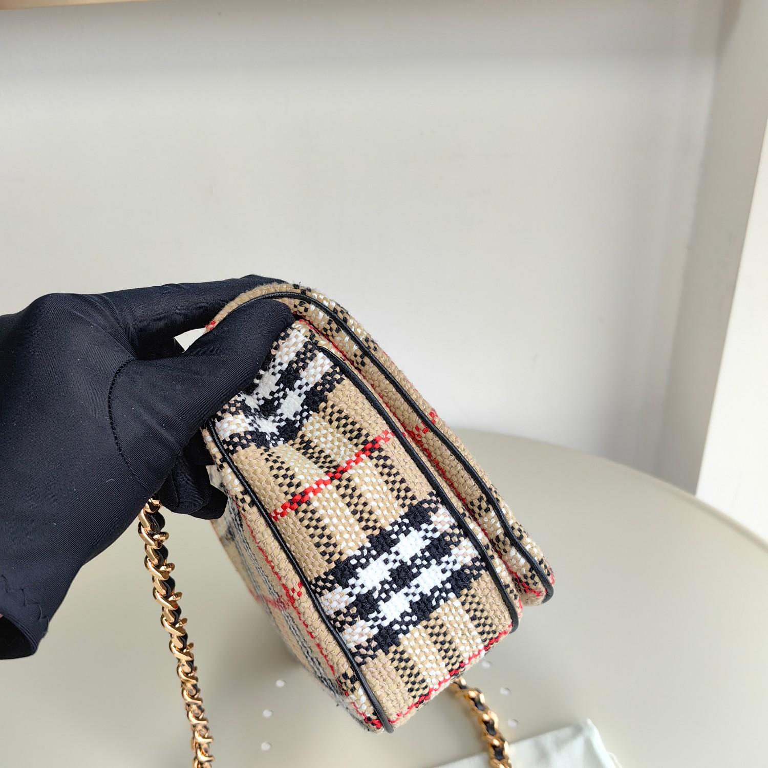 Burberry Lola Vintage-check Bouclé Shoulder Bag (28 x 6.5 x 17cm) - 
