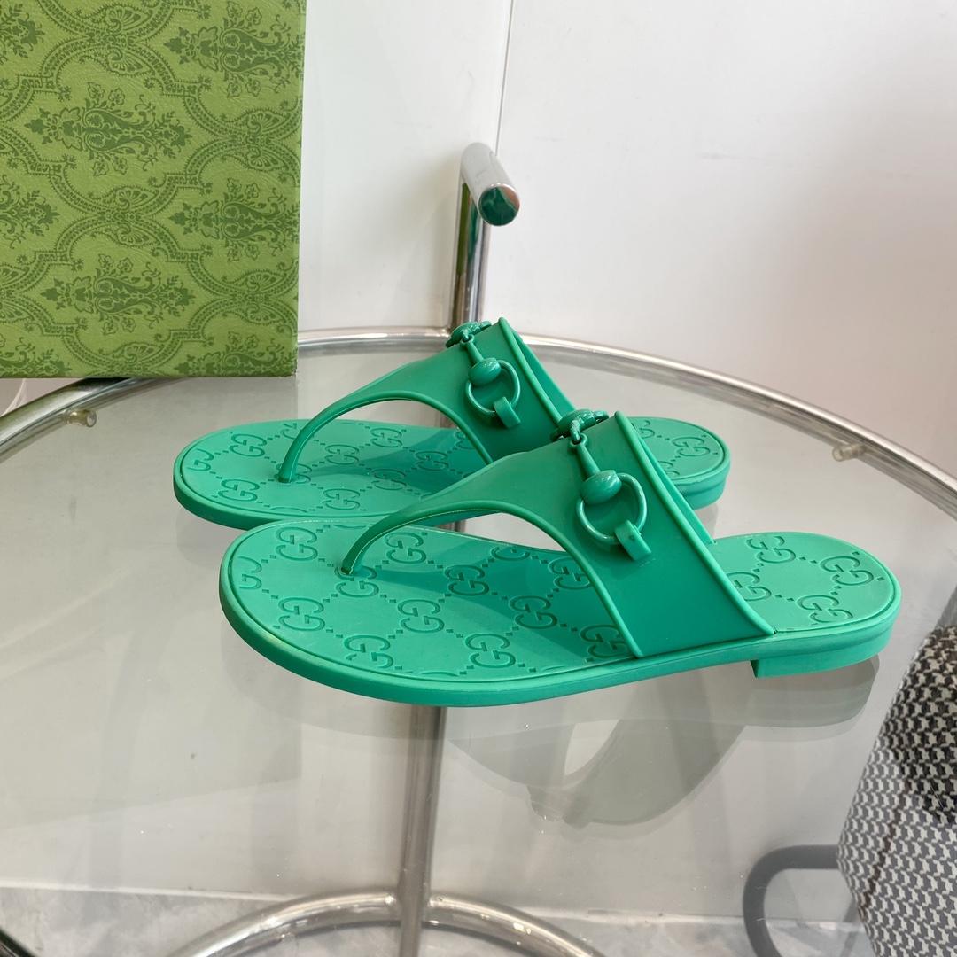 Gucci Women's Thong Sandal With Horsebit  - 