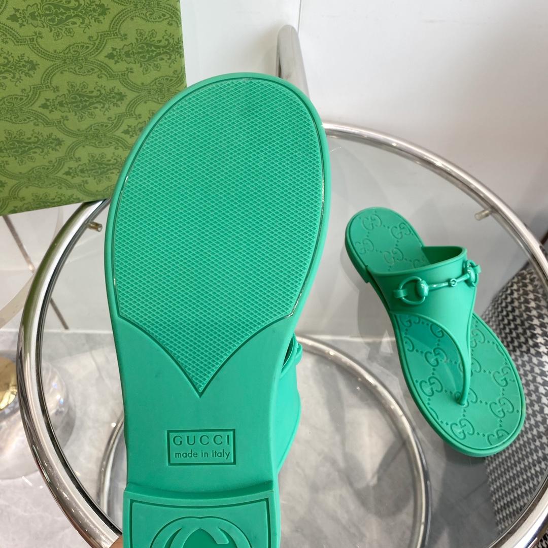 Gucci Women's Thong Sandal With Horsebit  - 