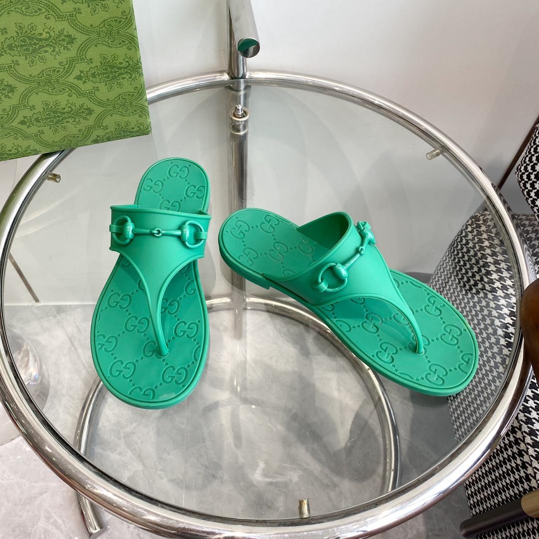 Gucci Women's Thong Sandal With Horsebit  - 