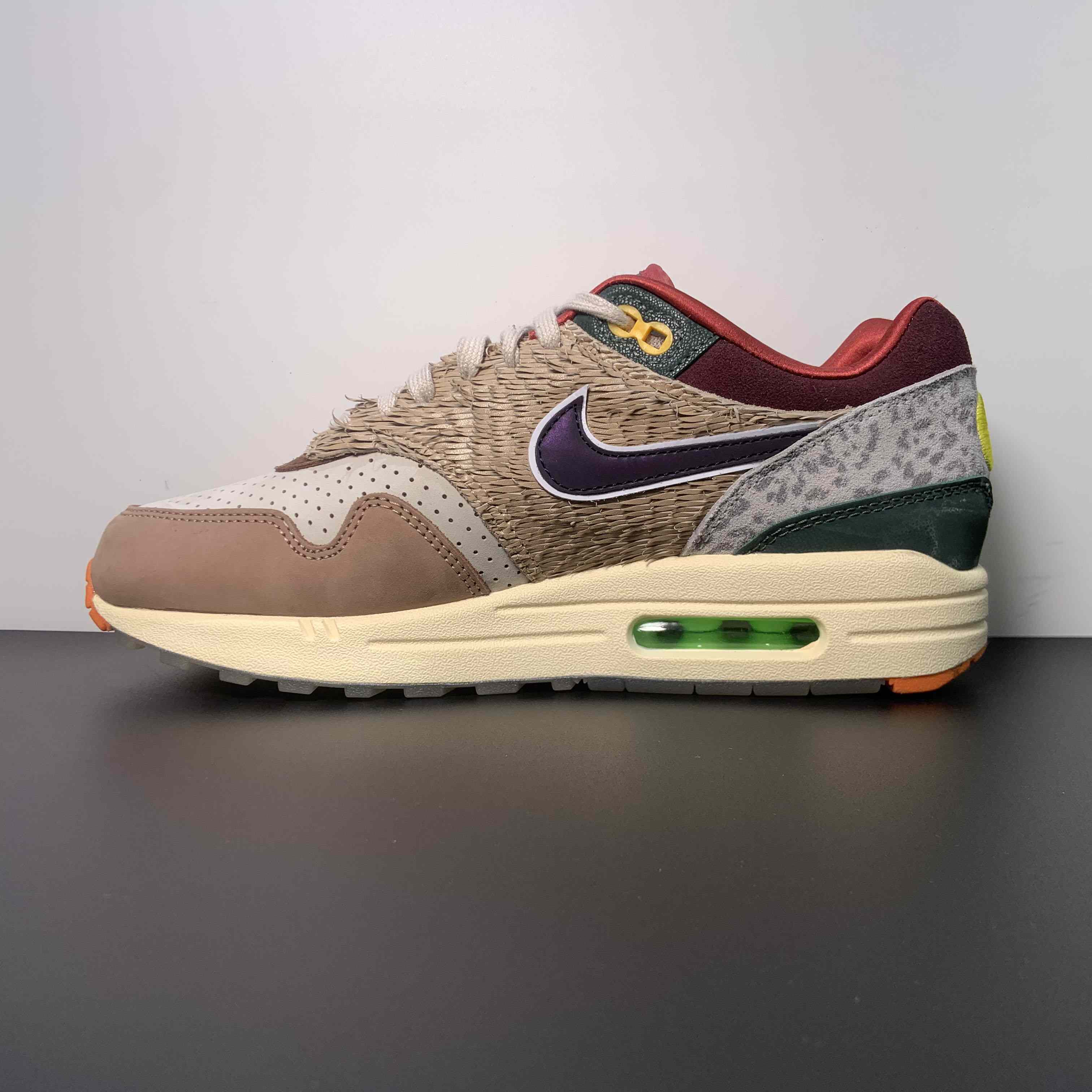 Division Street x Nike Air Max 1 Sneakers    HQ2639-100 - 