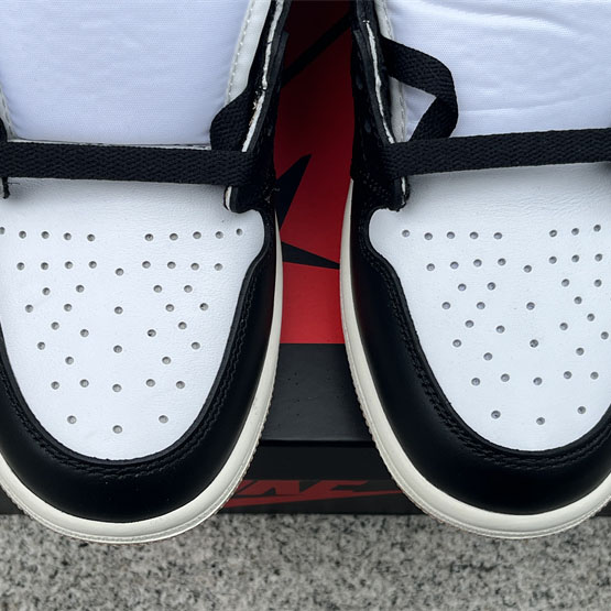Air Jordan 1 High OG WMNS “Latte Sneaker    FD2596-021  - 