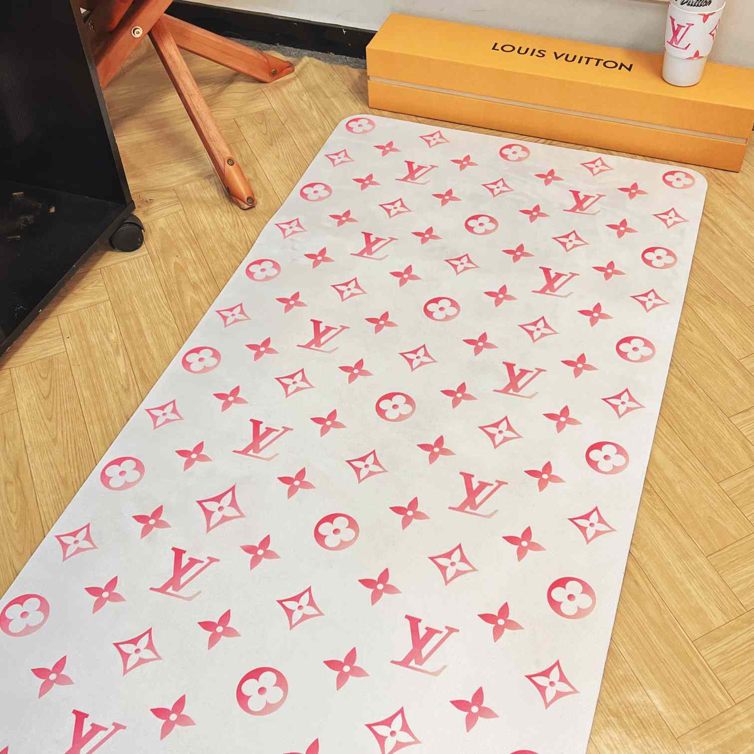 Louis Vuitton Exercise Mat  GI0920 - 