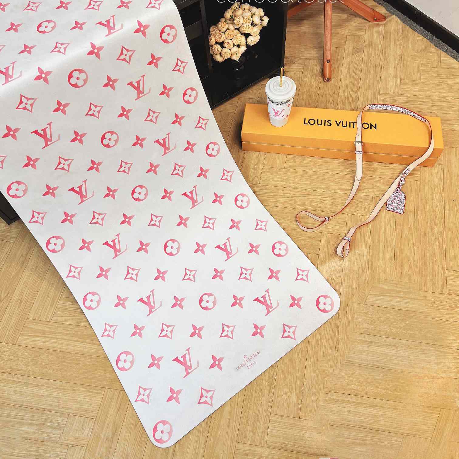 Louis Vuitton Exercise Mat  GI0920 - 