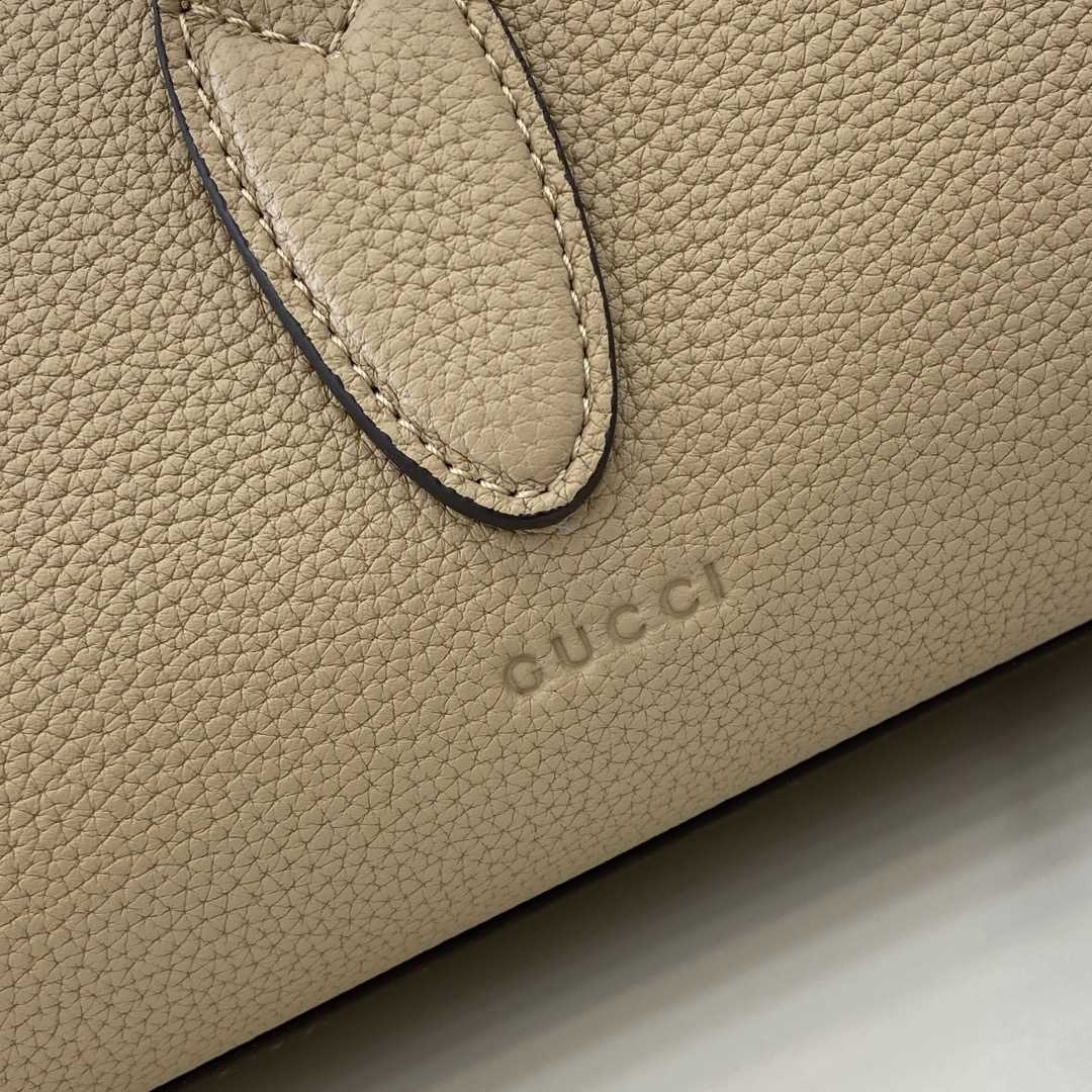 Gucci Medium Tote Bag With Hook Closure - 