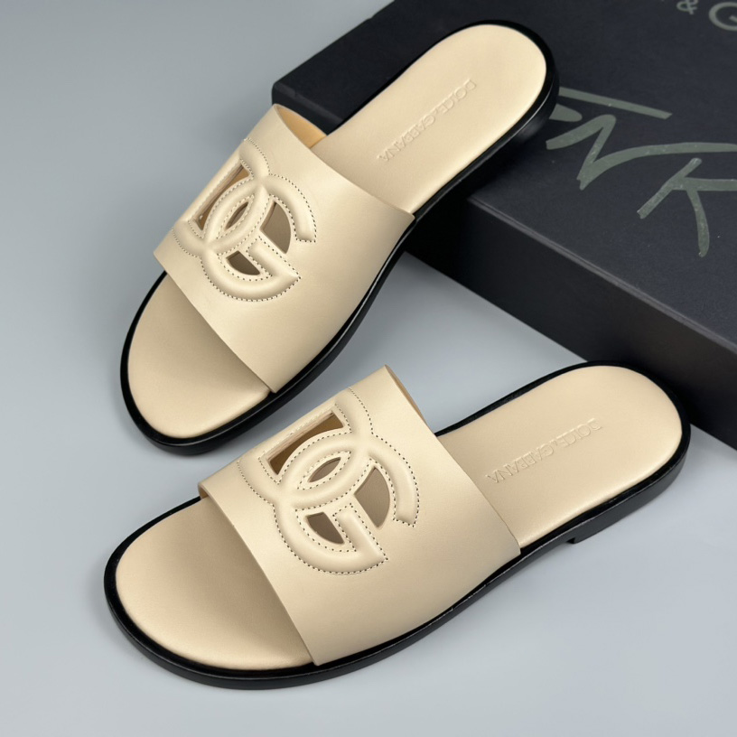 Dolce & Gabbana Calfskin sliders - 