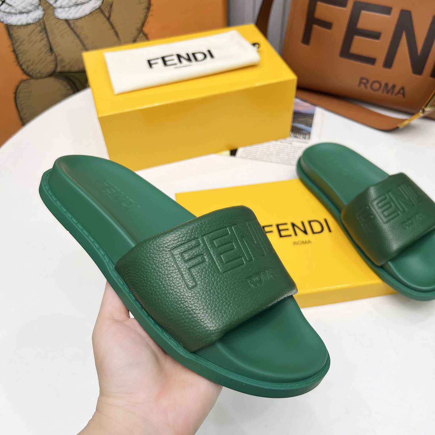 Fendi Roma Slides Green Leather Fussbett - 