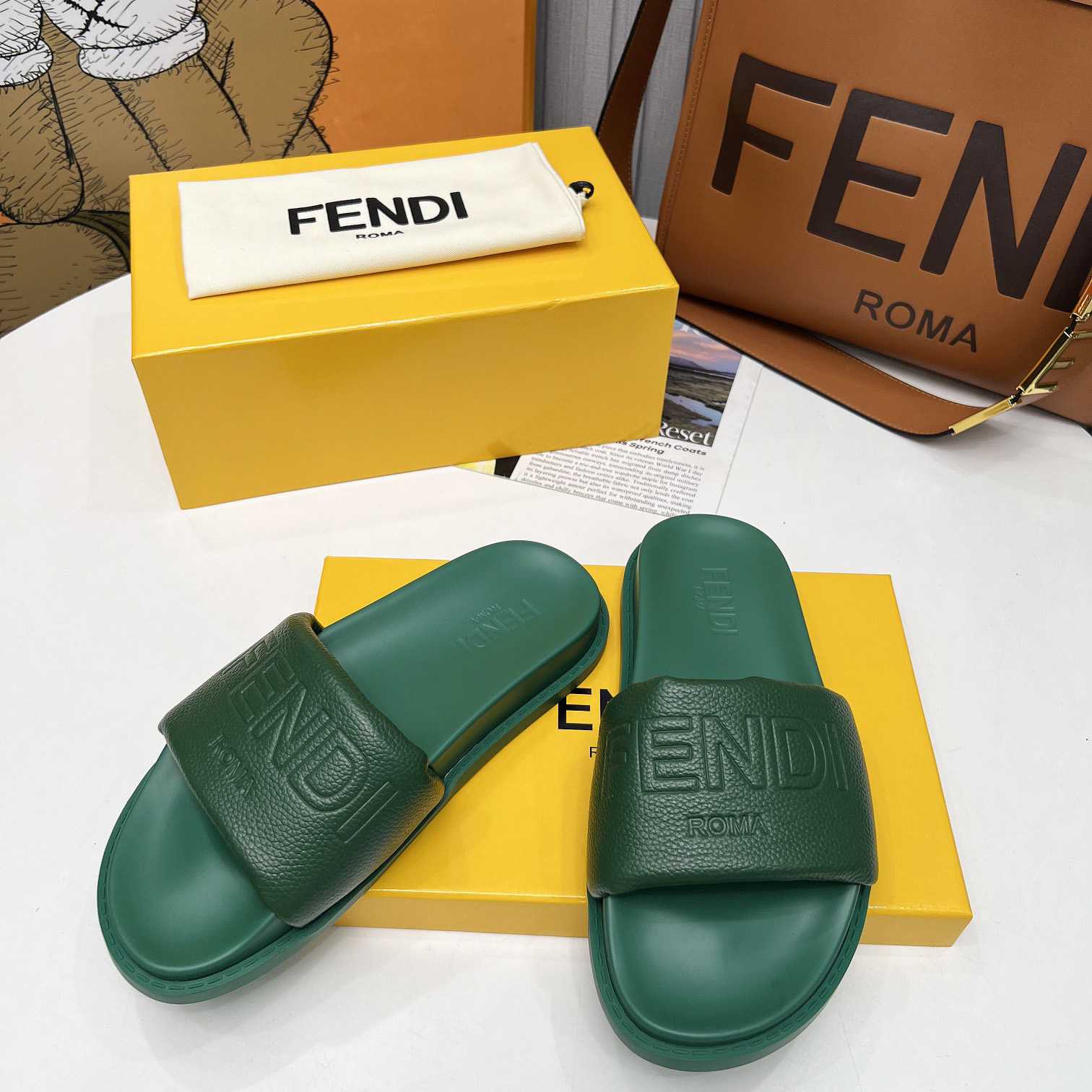 Fendi Roma Slides Green Leather Fussbett - 