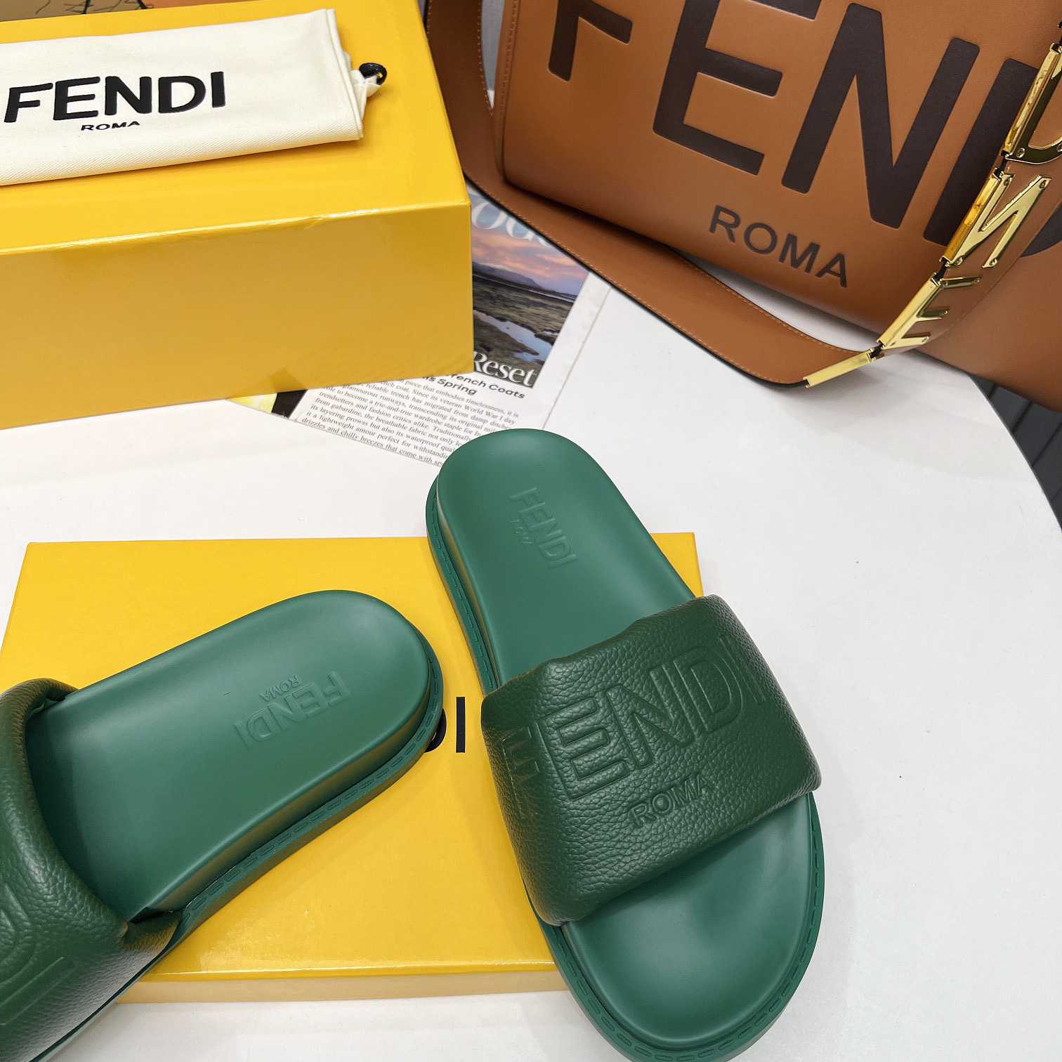 Fendi Roma Slides Green Leather Fussbett - 