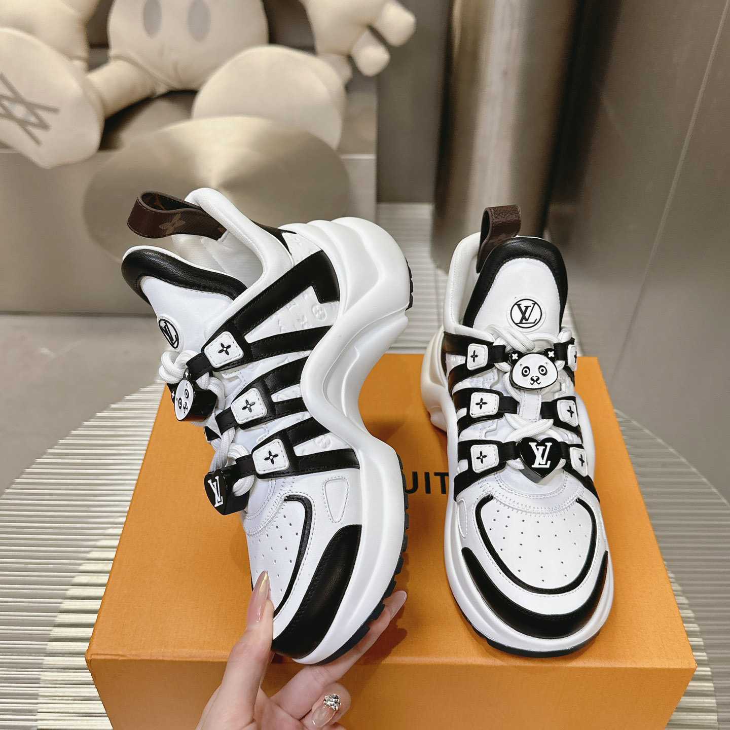 Louis Vuitton LV Archlight Sneaker    - 