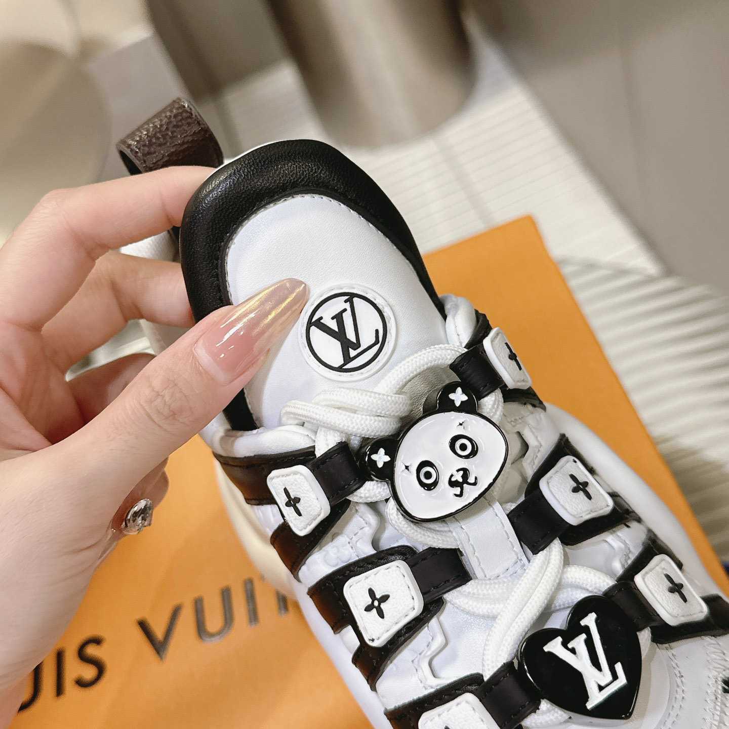 Louis Vuitton LV Archlight Sneaker    - 