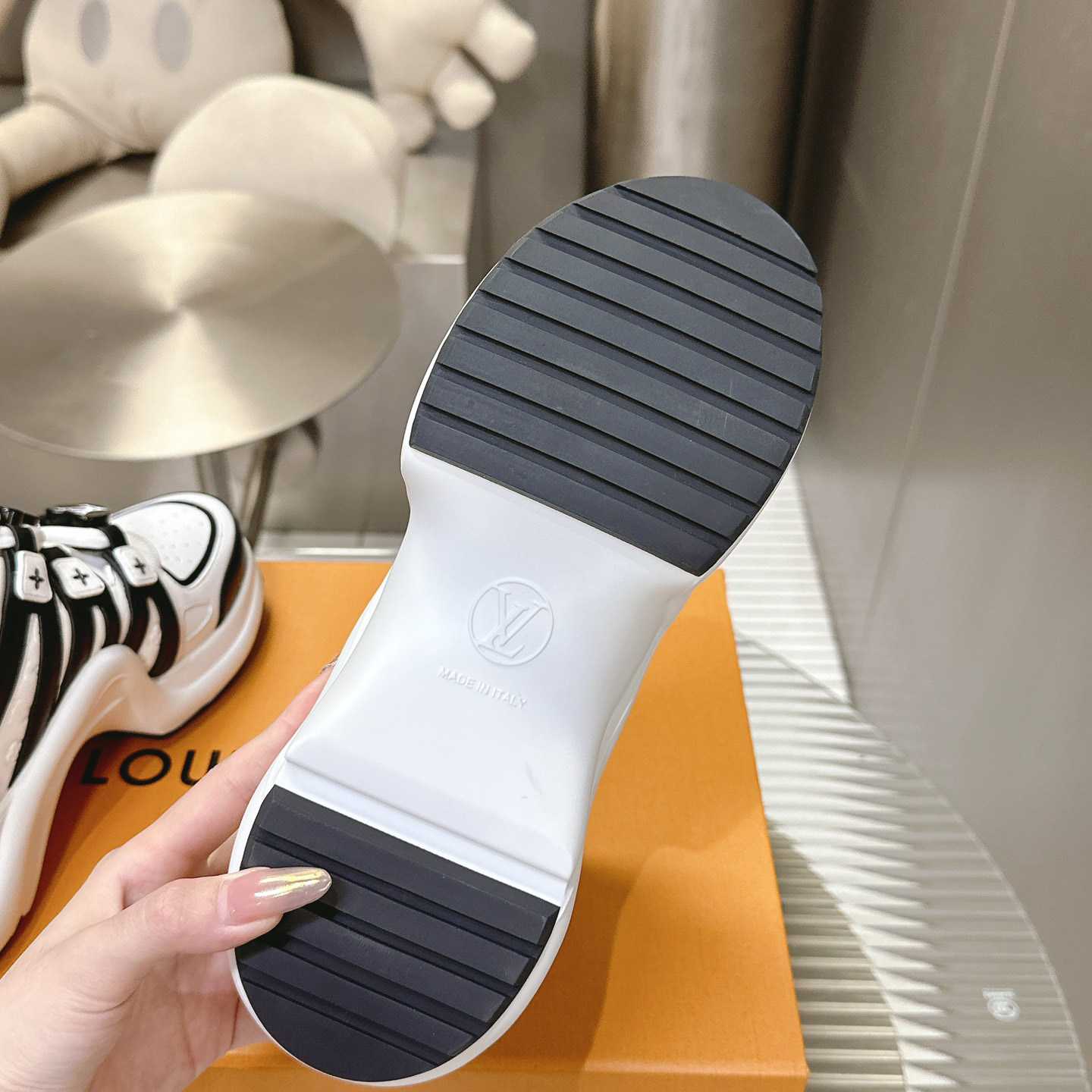 Louis Vuitton LV Archlight Sneaker    - 