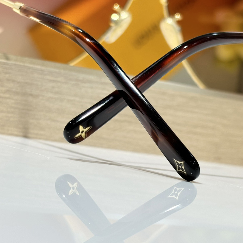 Louis Vuitton The LV Pilot Sunglasses   Z1621U - 