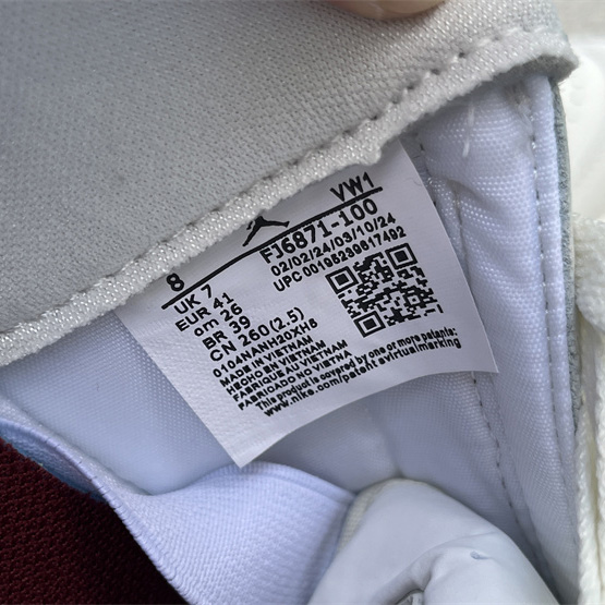 Air Jordan 2 Low “Chinese New Year” Sneakers    FJ6871-100  - 