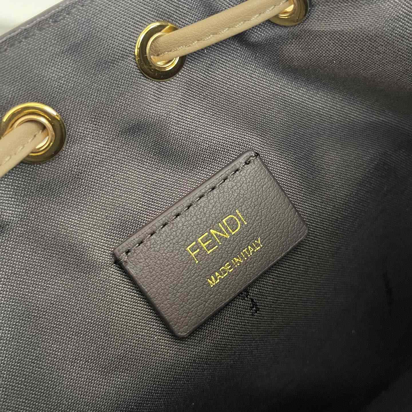 Fendi Mini Mon Tresor Bucket Bag (12x18x10cm) - 