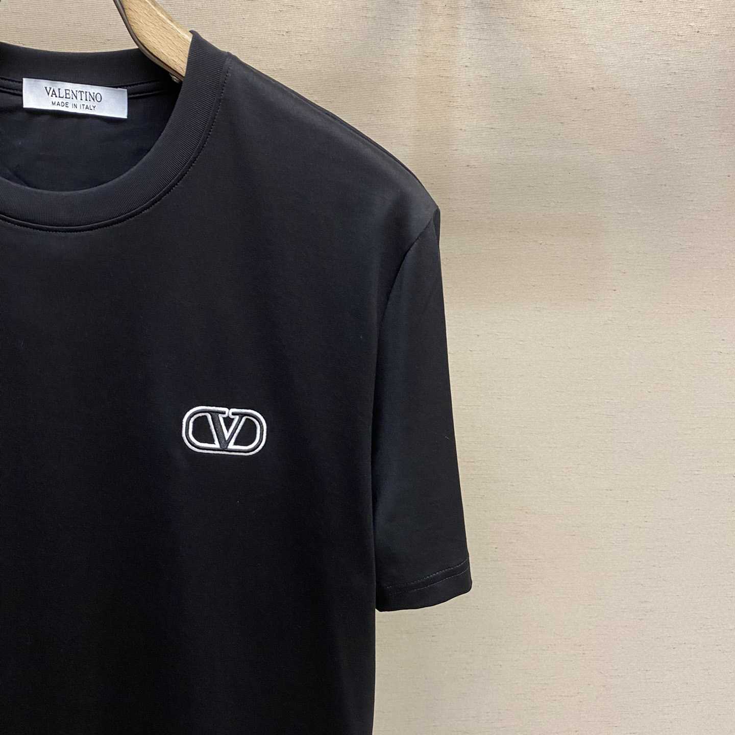  Valenti Cotton T-shirt with VLogo Signature Patch - 