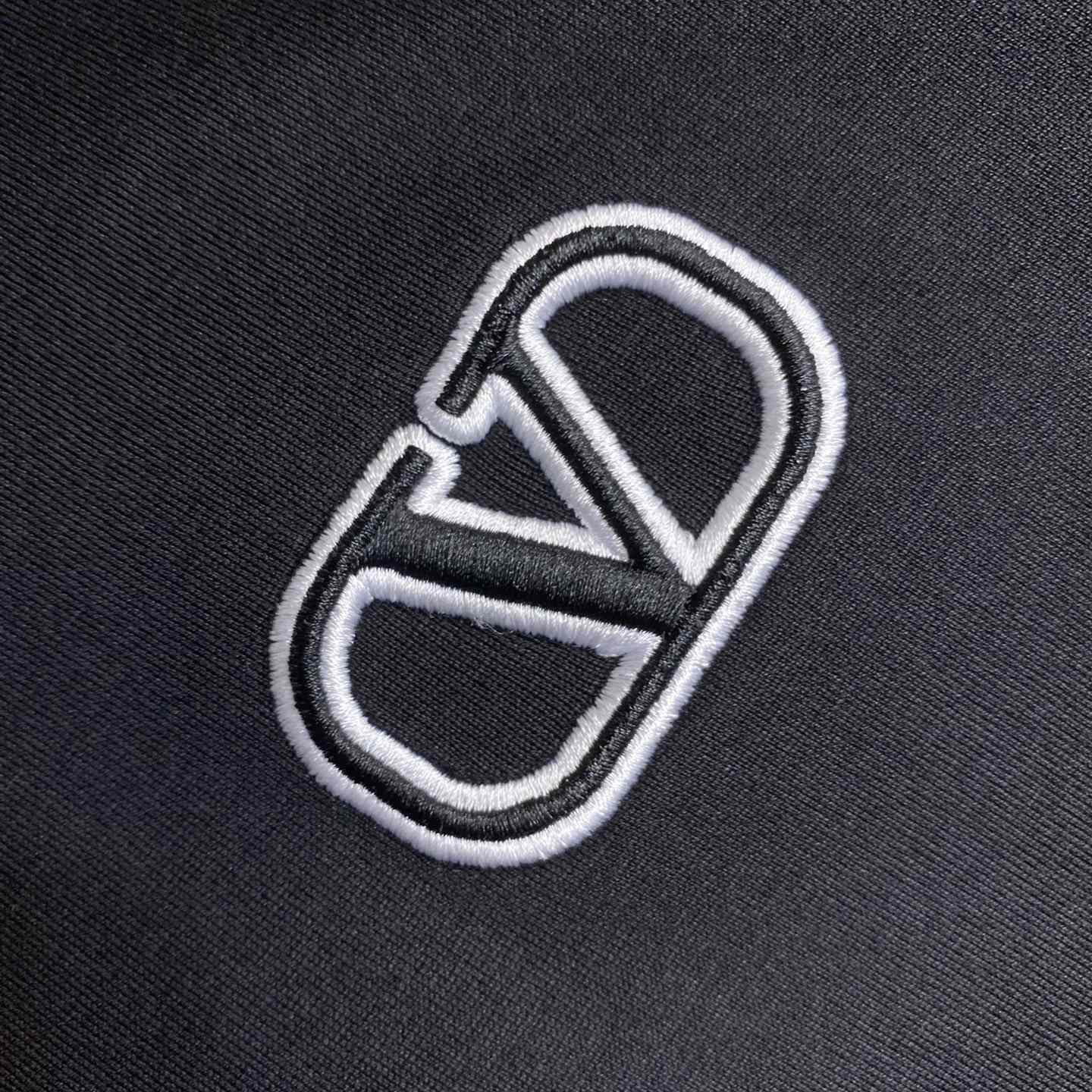  Valenti Cotton T-shirt with VLogo Signature Patch - 