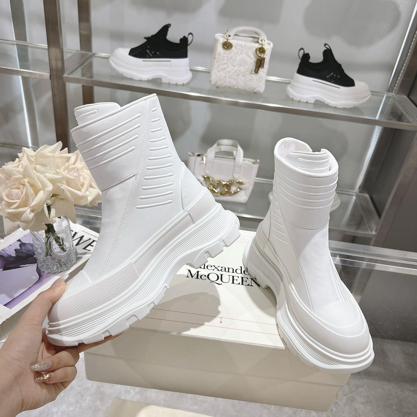 Alexander McQueen Booties - 