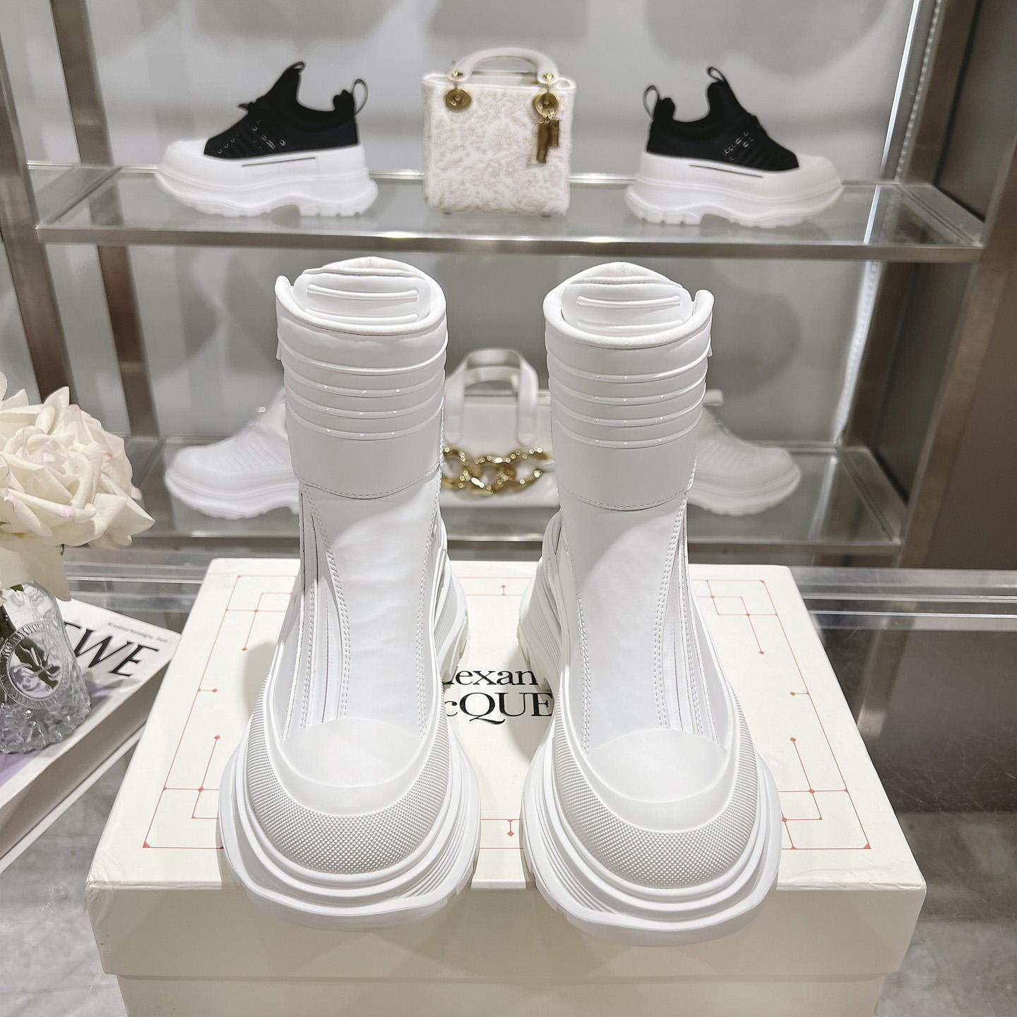 Alexander McQueen Booties - 