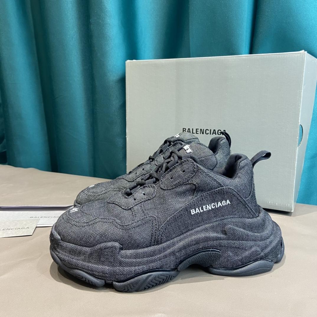 Balenciaga Triple S Sneaker  - 