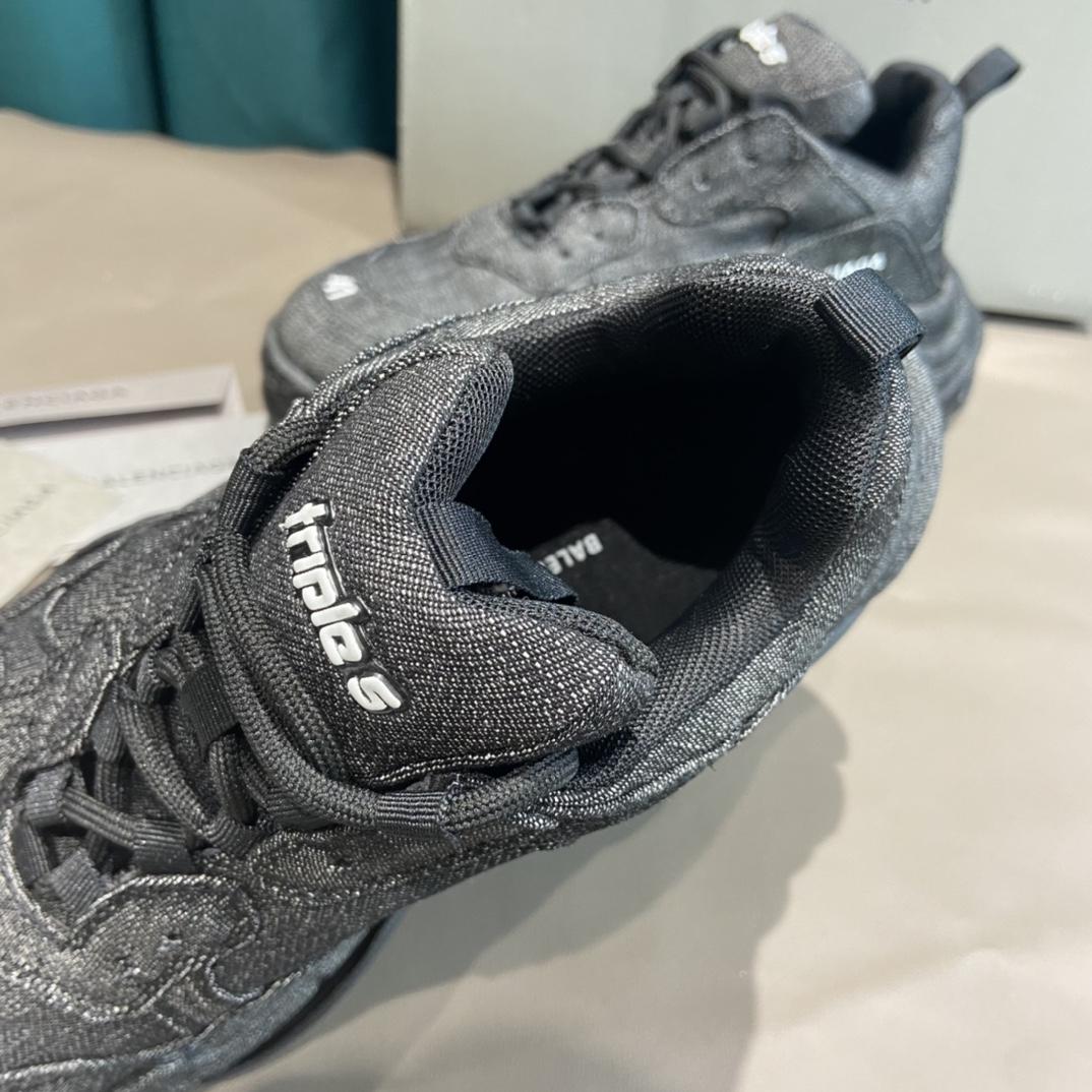 Balenciaga Triple S Sneaker  - 
