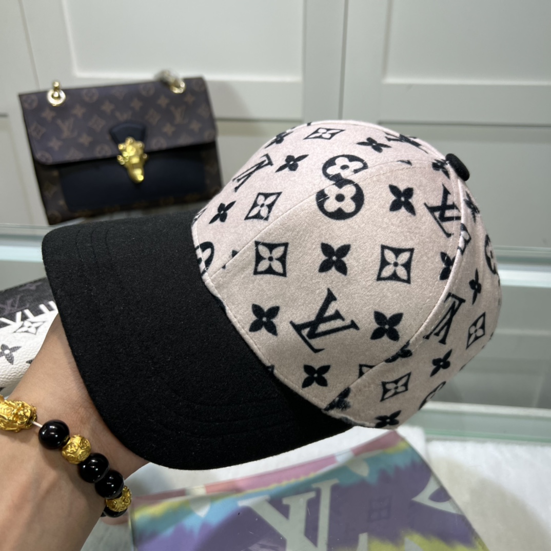 Louis Vuitton Cap - 