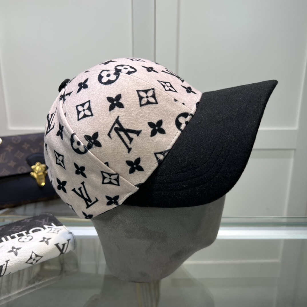 Louis Vuitton Cap - 