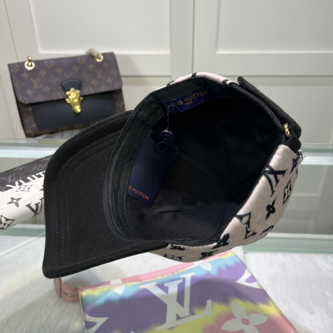 Louis Vuitton Cap - 