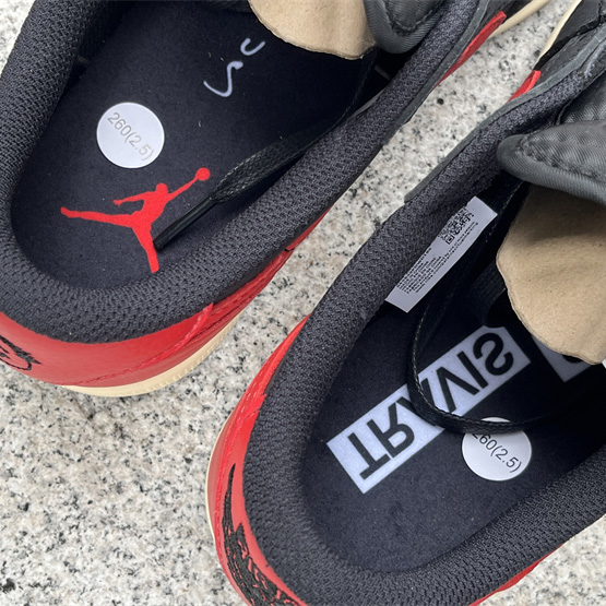 Travis Scott x Jordan Air Jordan 1 Low OG Sneaker    DM7866-061  - 