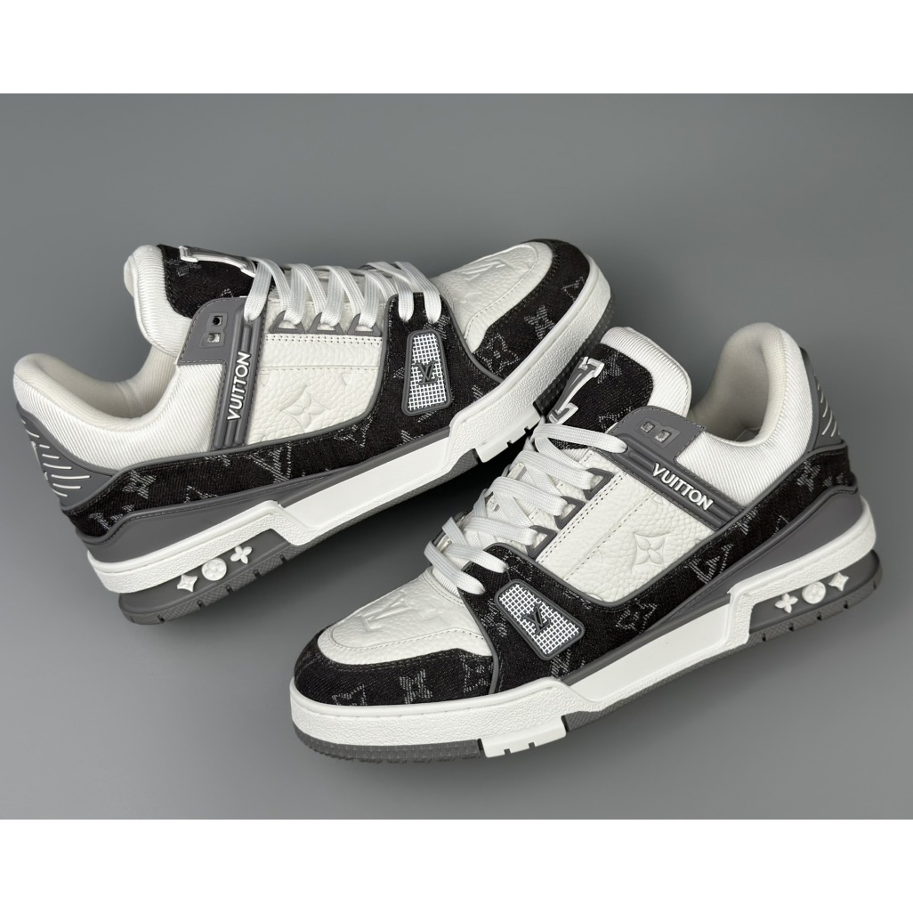 Louis Vuitton LV Trainer Sneaker        - 