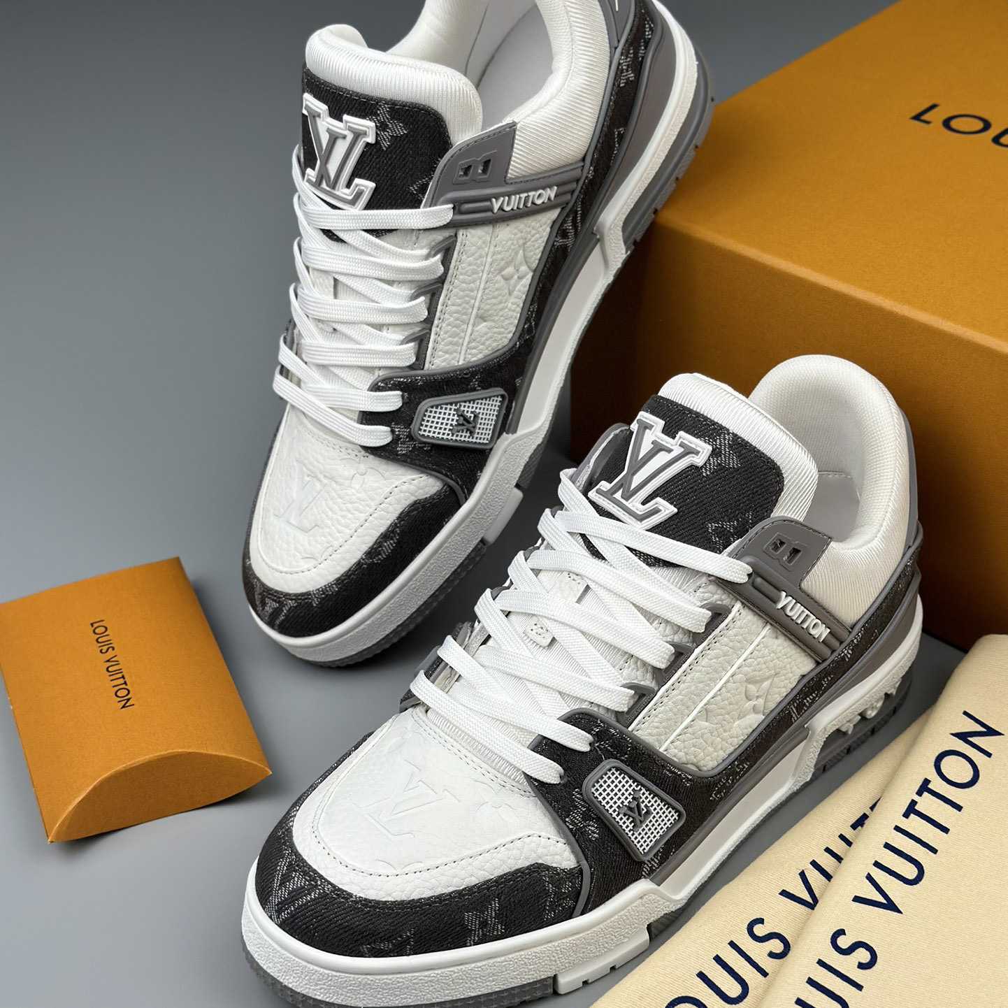 Louis Vuitton LV Trainer Sneaker        - 