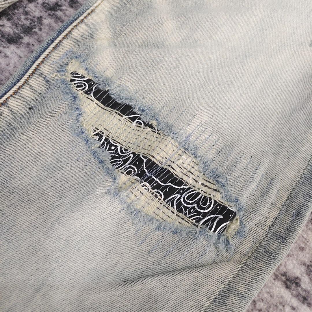 Amiri Slim Fit Jeans    680 - 