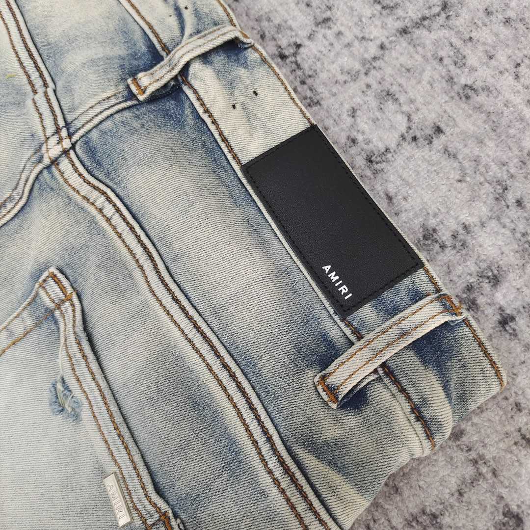 Amiri Slim Fit Jeans    680 - 