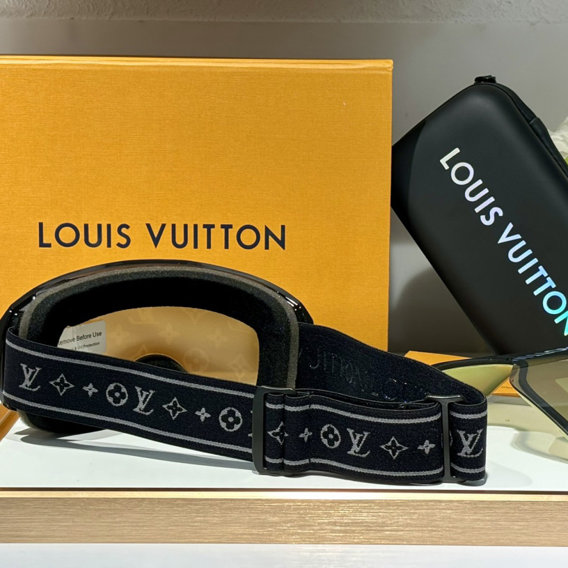 Louis Vuitton LV Snow Mask     - 