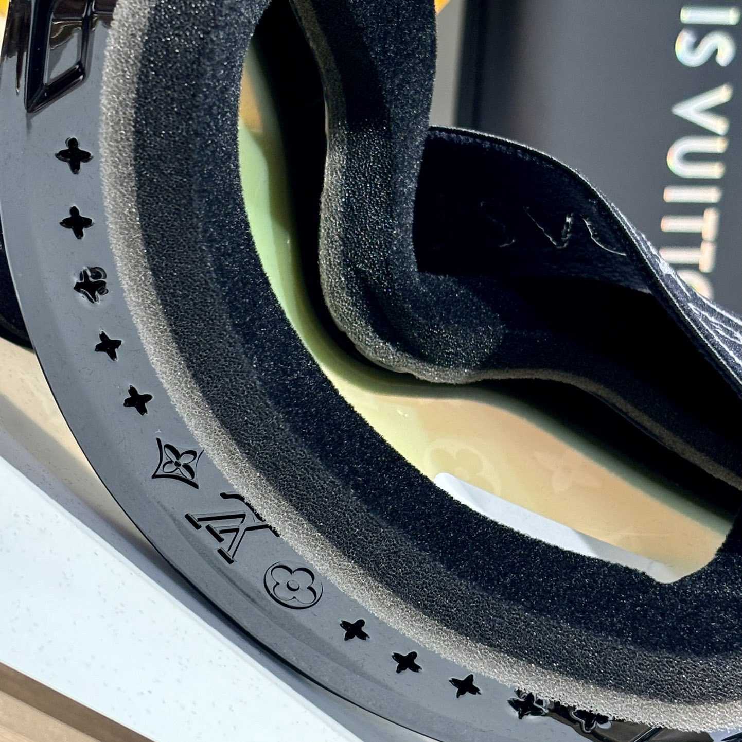 Louis Vuitton LV Snow Mask     - 