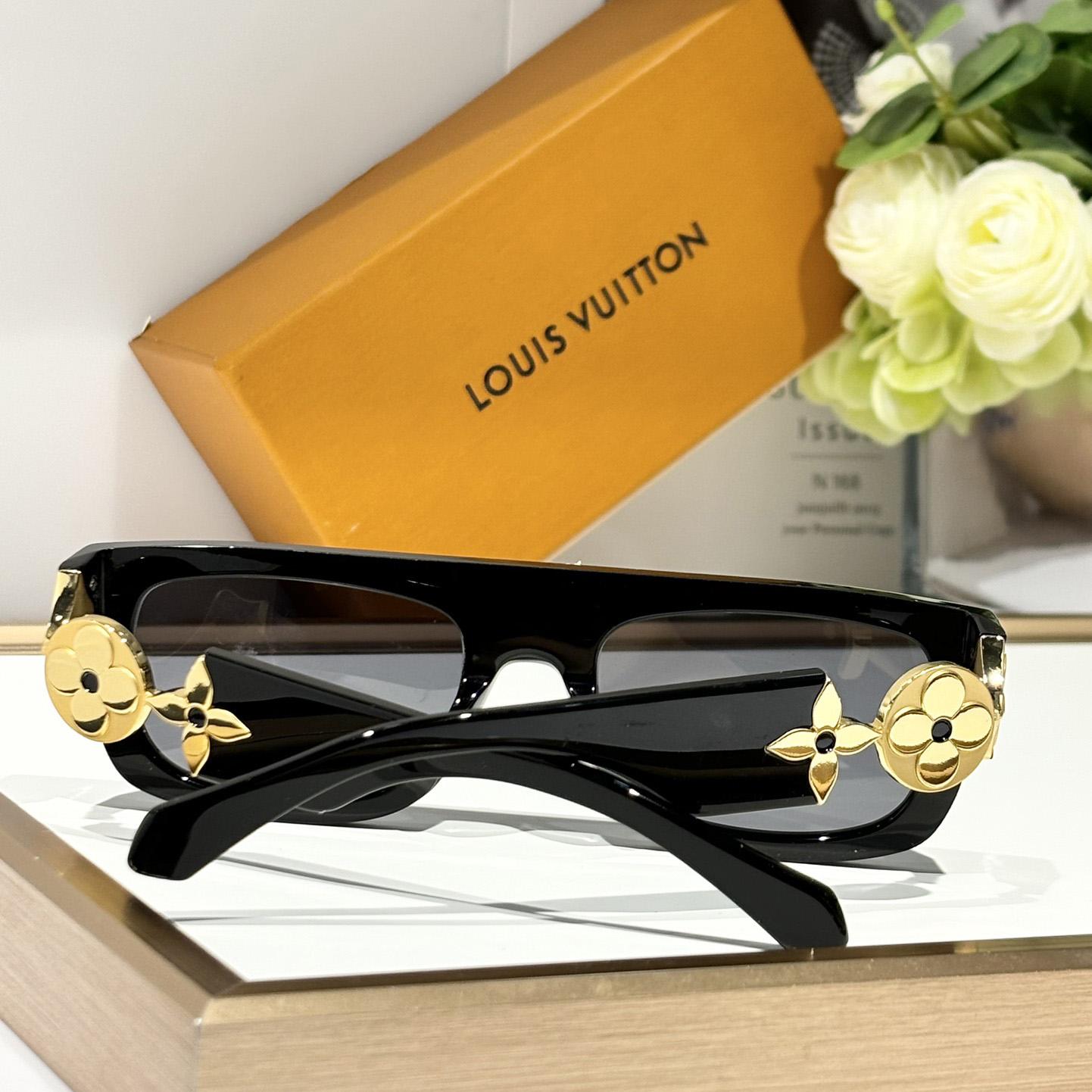 Louis Vuitton Monogram Tribute Sunglasses    Z2196W - 