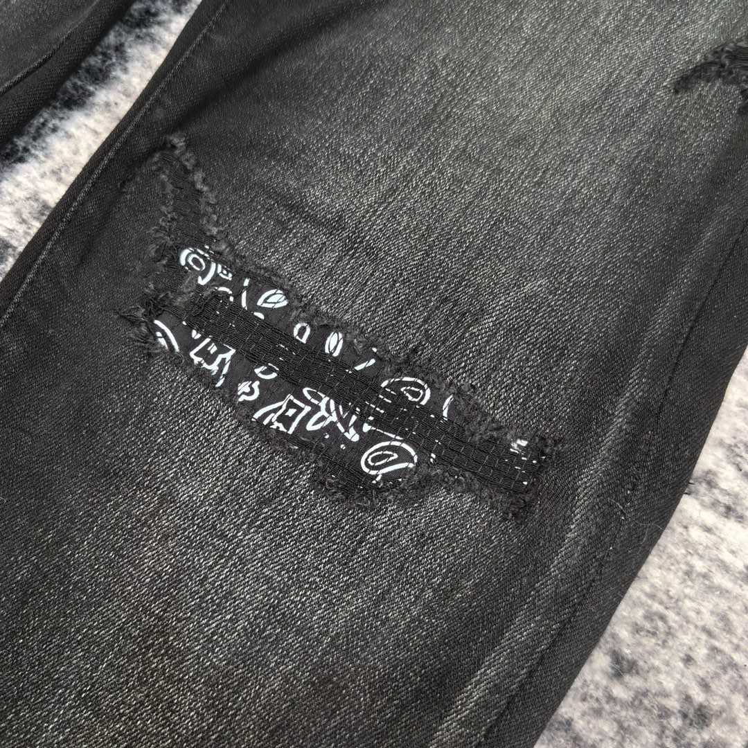 Amiri Slim Fit Jeans    681 - 