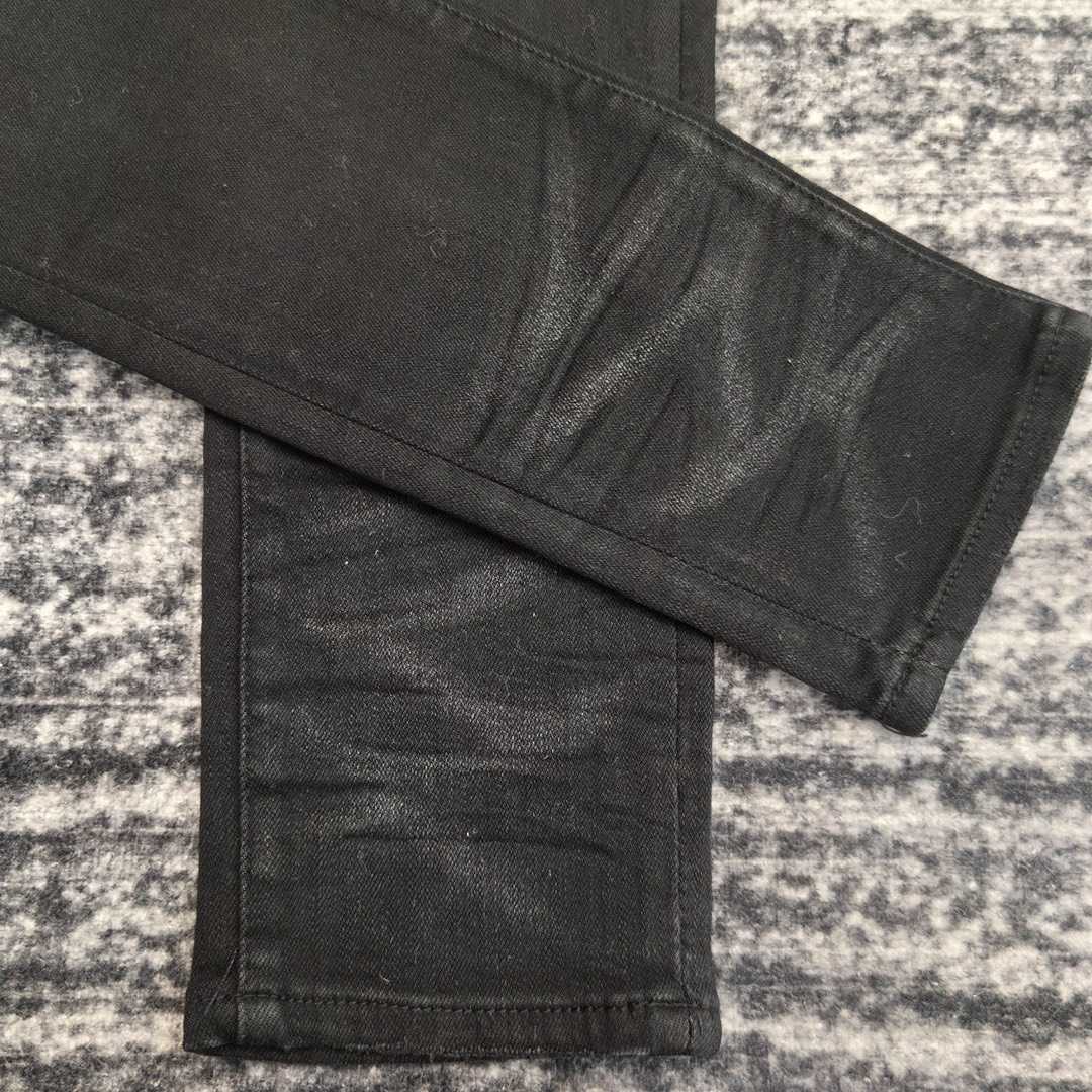 Amiri Slim Fit Jeans    681 - 